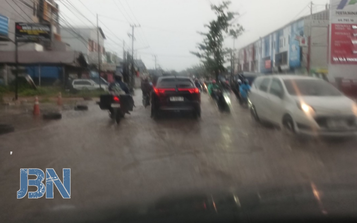 Cuaca Kalsel Hari Ini: Waspada hujan petir dan angin kencang