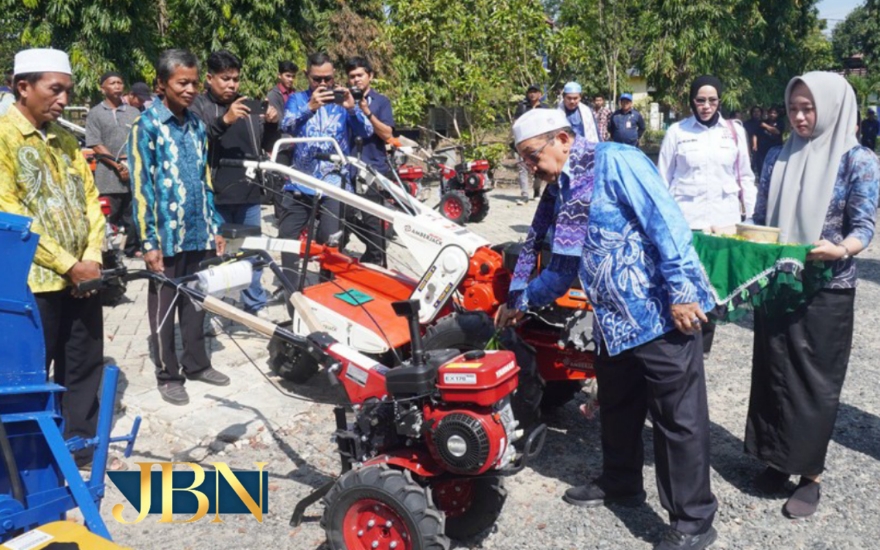 Jaga ketahanan pangan, Pemkab Banjar salurkan Alsintan lewat APBD 2026